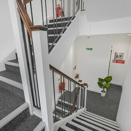 Studio 64-2